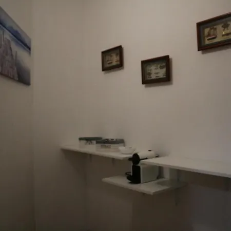 Mameli Ospedale Borgo Trento 400 M Affittacamere *